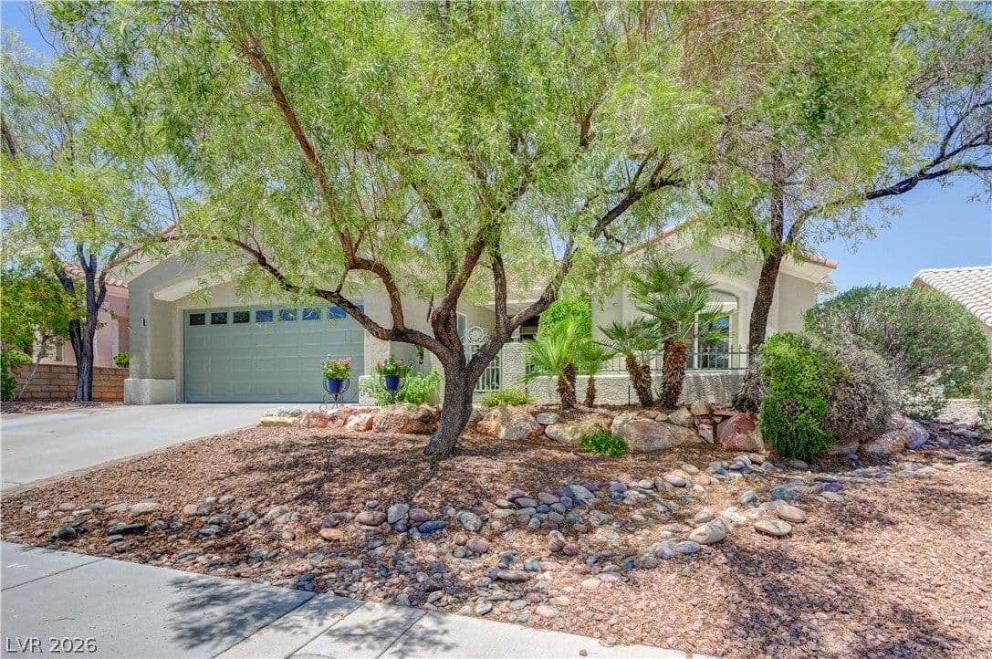 2533 Banora Point Drive photo 3