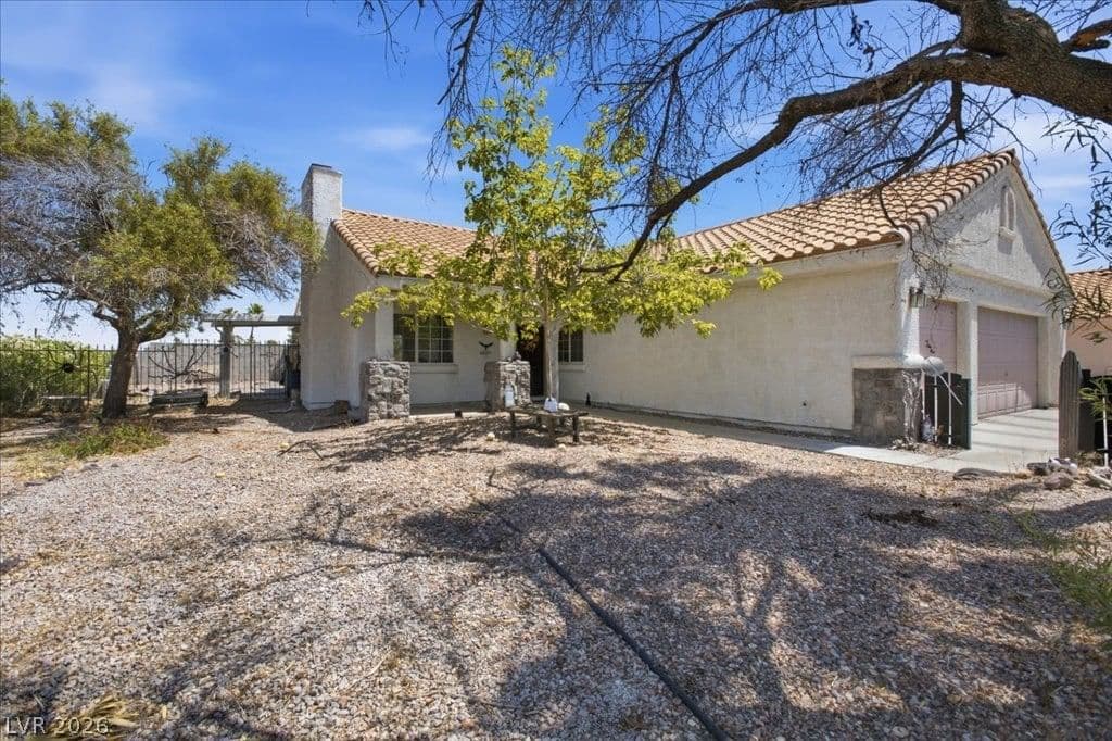 101 Aruba Isle Drive photo 2