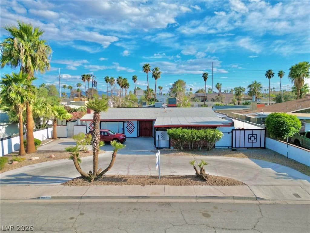 1589 Silver Mesa Way