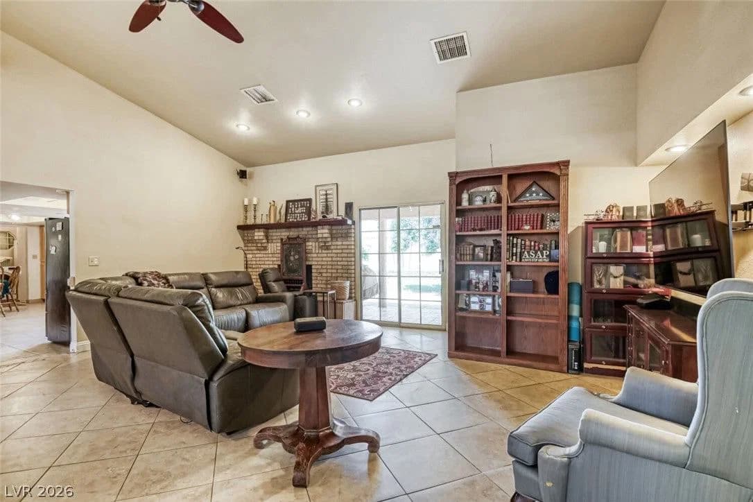 9190 Fisher Avenue photo 4
