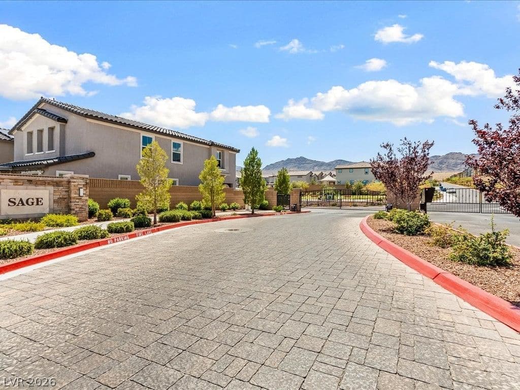 10977 Oregano Avenue photo 2