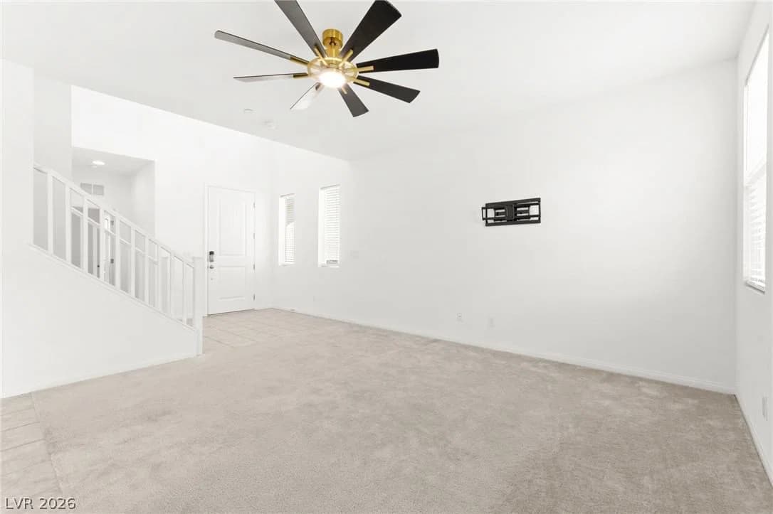 528 Sunny Pointe Street photo 2