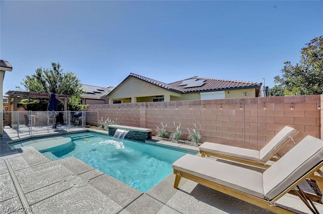 5560 Honey Creek Avenue photo 2