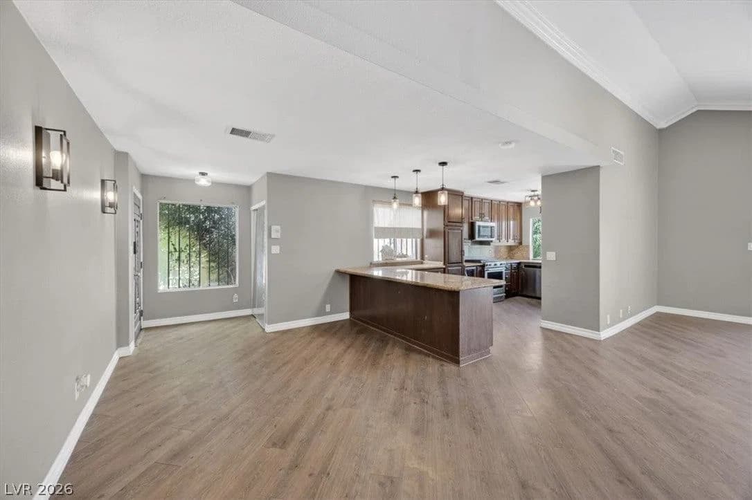 3137 Bel Air Drive photo 4