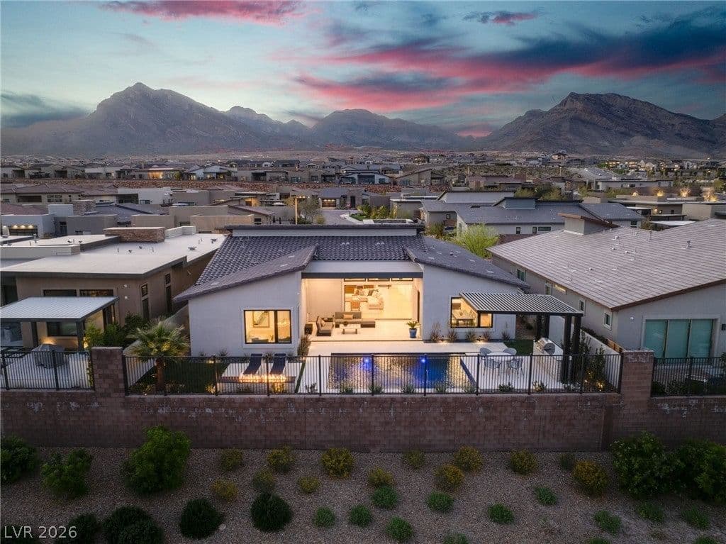 508 Vista Sunset Avenue photo 2