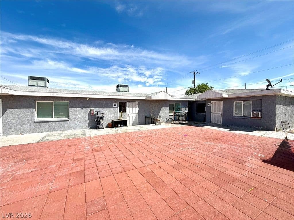 2536 Carroll Street photo 3