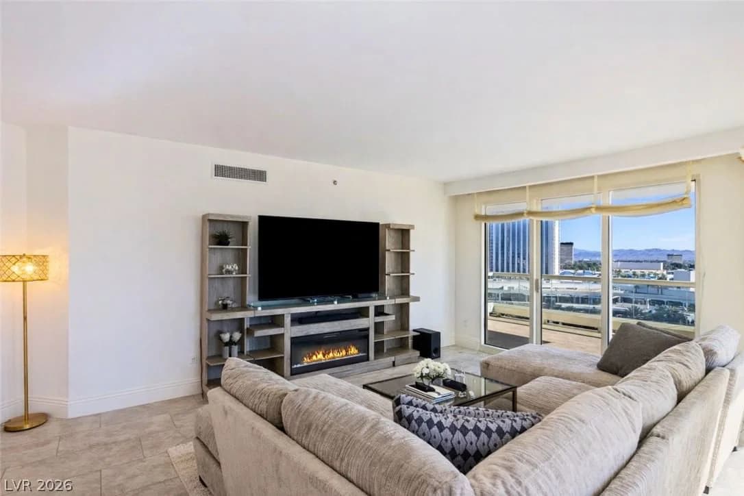 2857 Paradise Road photo 3