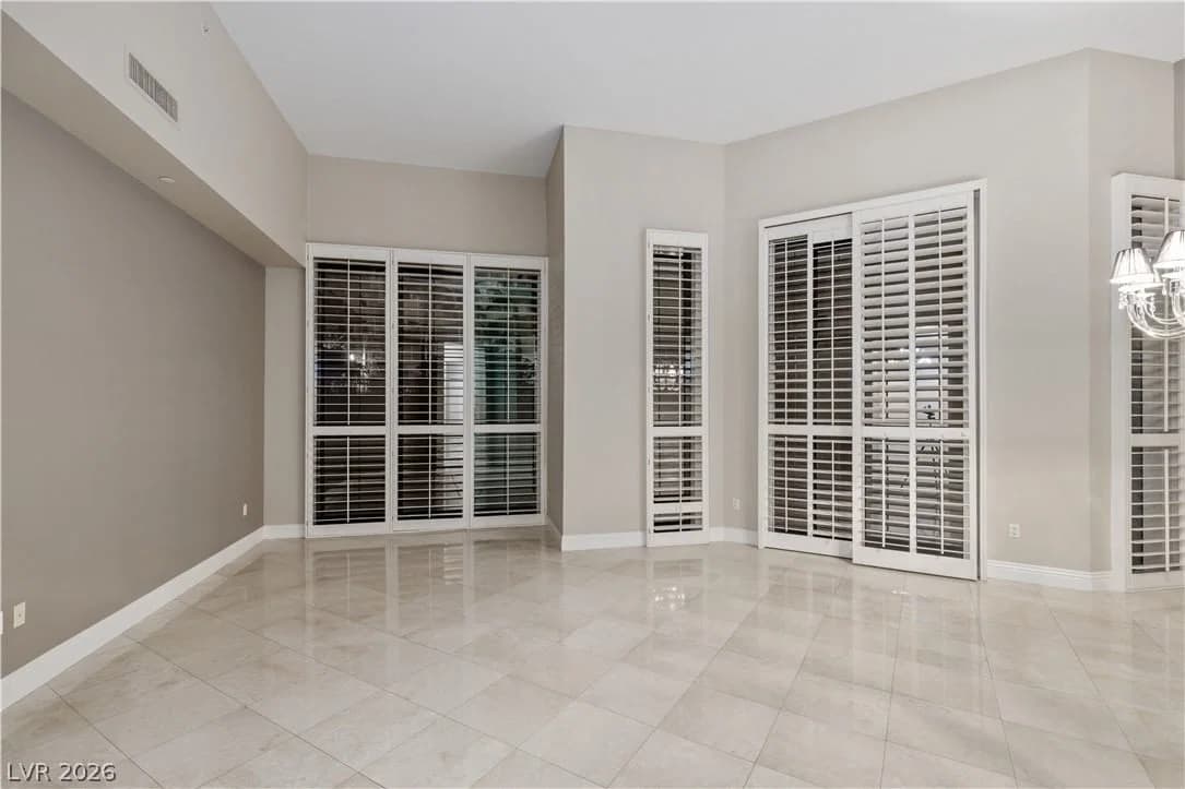 2747 Paradise Road photo 3