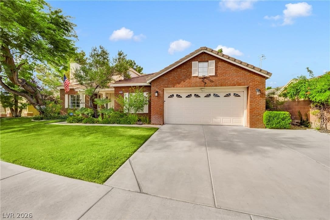 2516 Serenity Hollow Drive photo 4