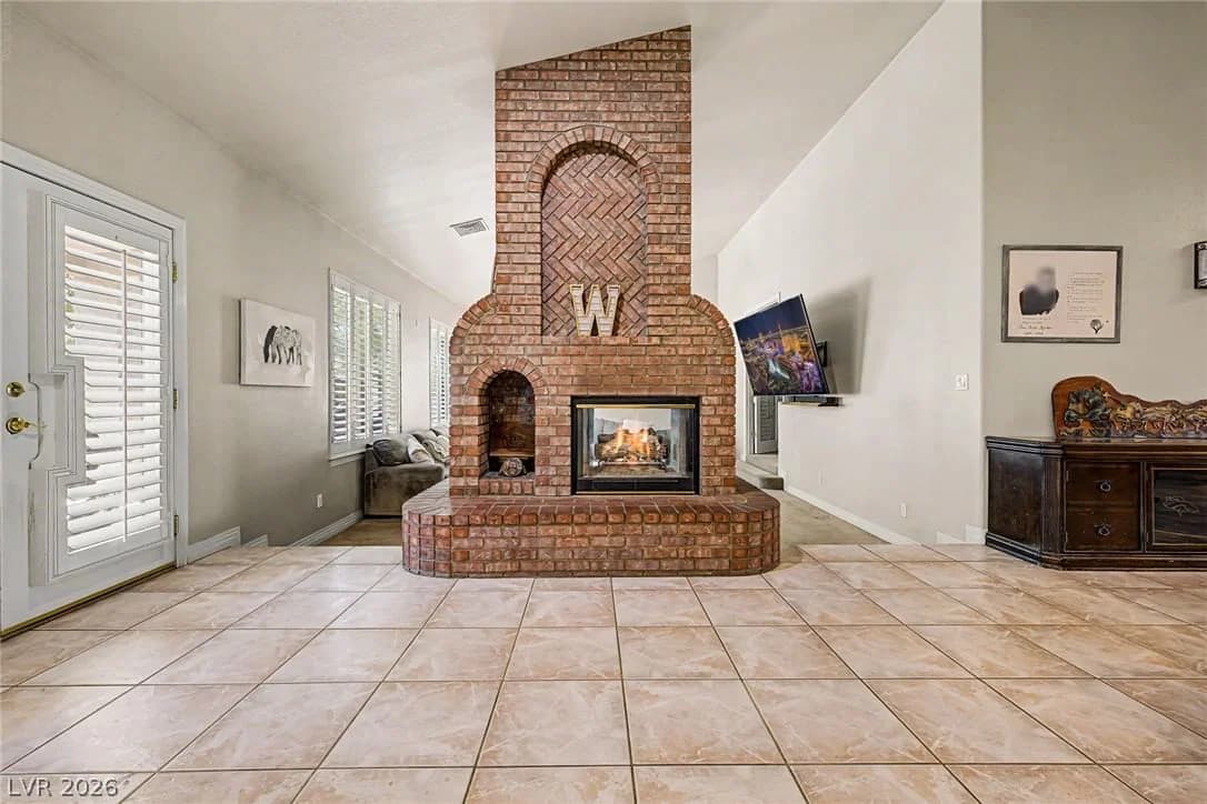 621 Lomprey Avenue photo 3