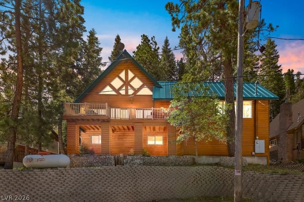 370 Alpine Way