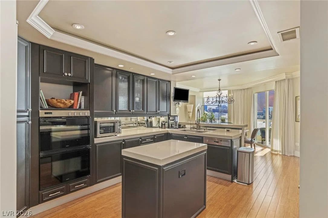 2877 Paradise Road photo 5