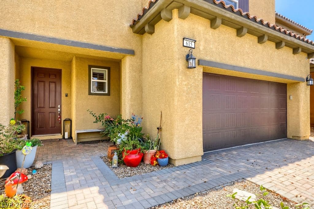 615 Little Moon Avenue photo 3