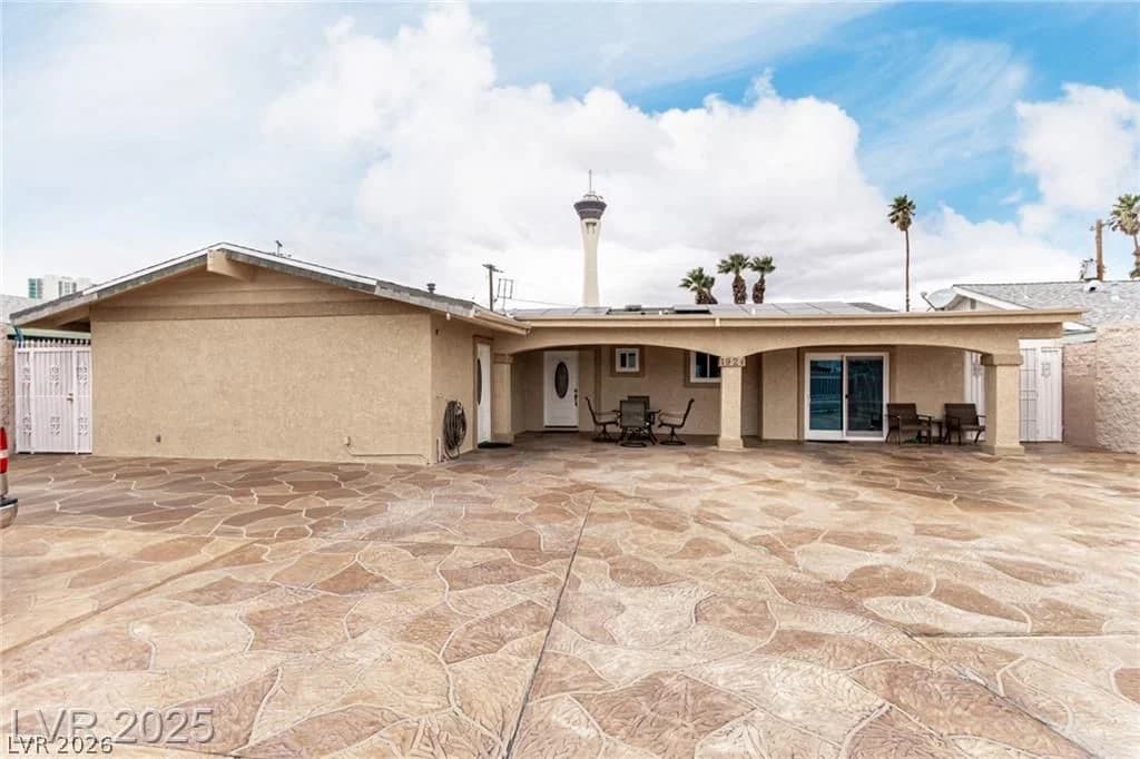 1924 1924 S 6th ST Street photo 2