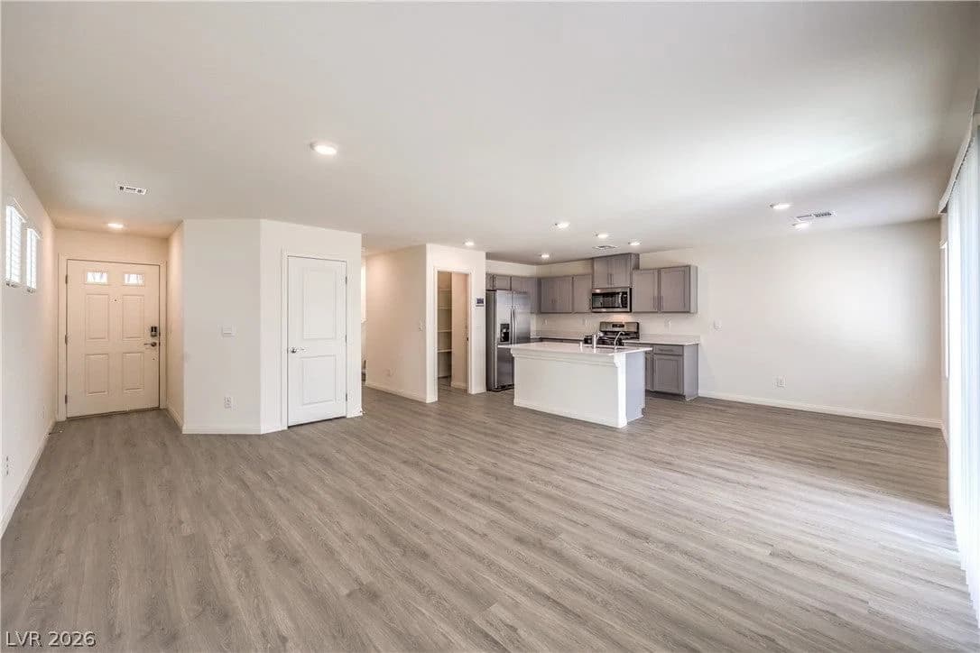 1098 Saffron Toucan Lane photo 4