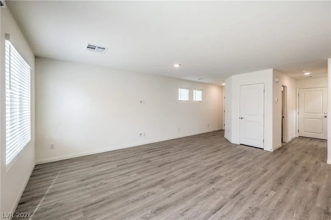 1098 Saffron Toucan Lane photo 3