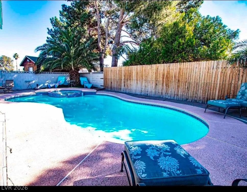 6605 Hyde Avenue photo 2