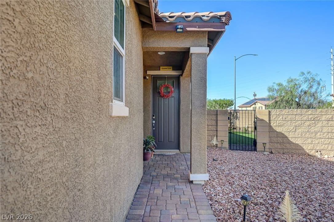 978 Spiracle Avenue photo 4