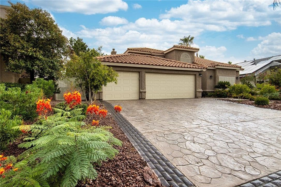 5205 Sandy Cactus Lane photo 3