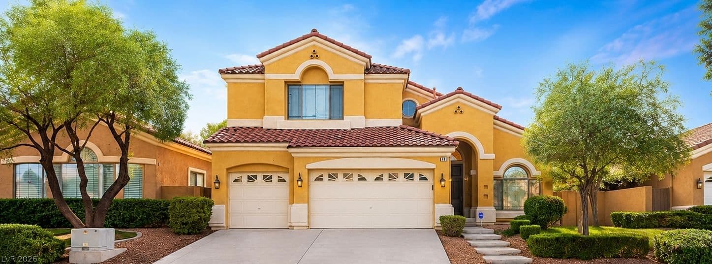 813 White Falcon Street photo 2
