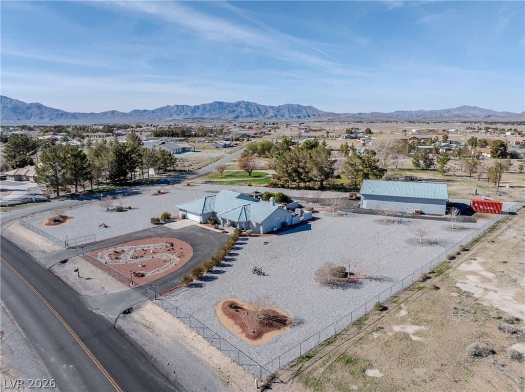 2060 Red Rock Drive photo 2