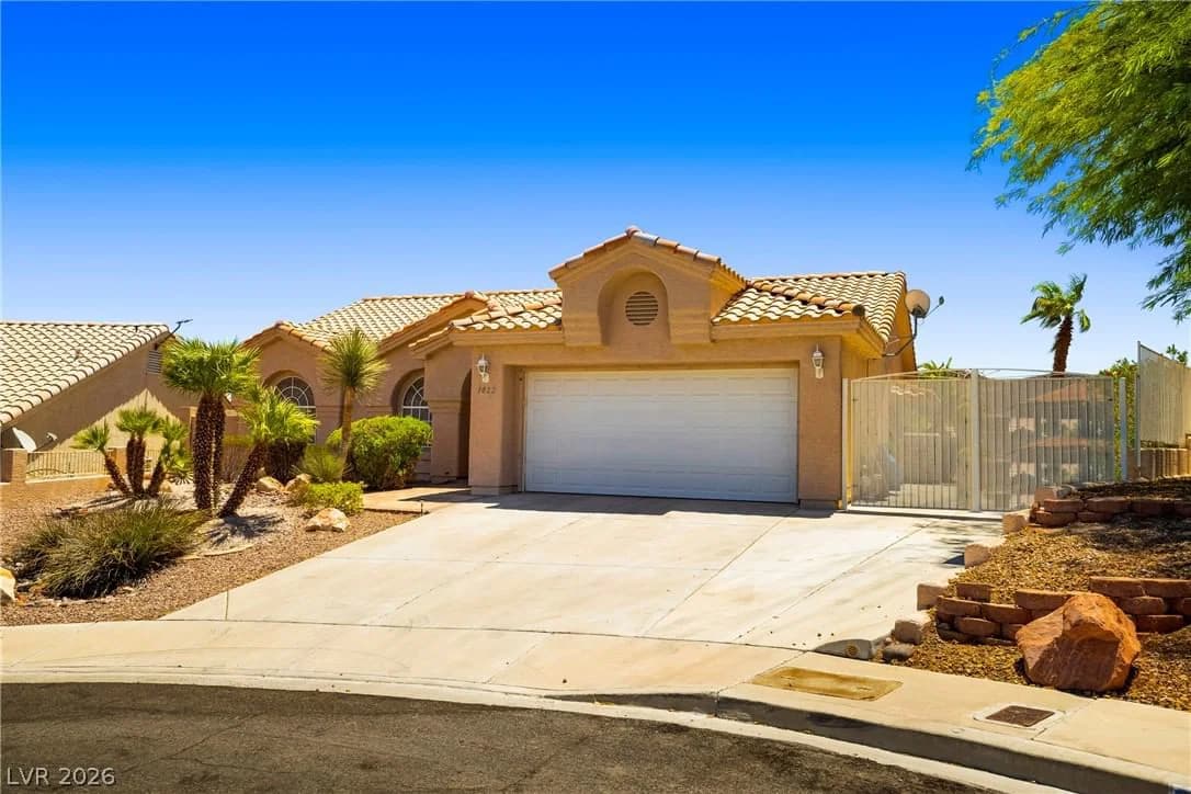 1022 Majesty Court photo 3
