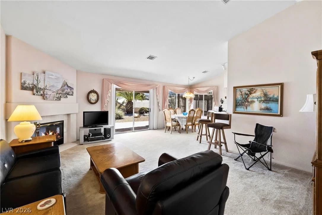1022 Majesty Court photo 4