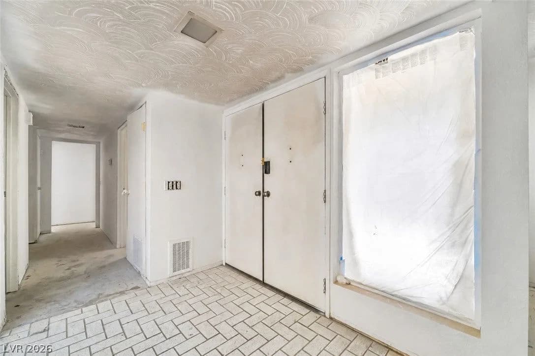 2985 Bel Air Drive photo 5