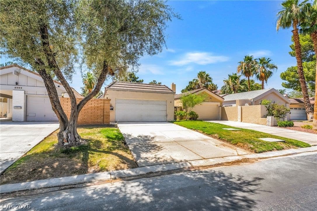 2985 Bel Air Drive photo 2