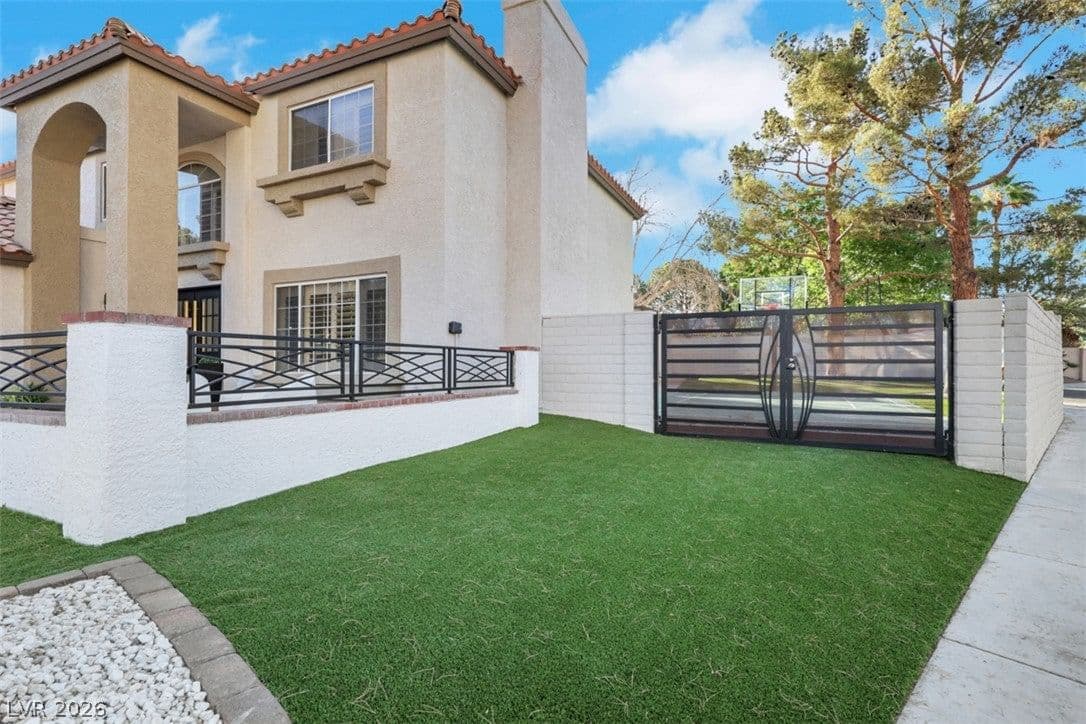 3001 Ocean Port Drive photo 4