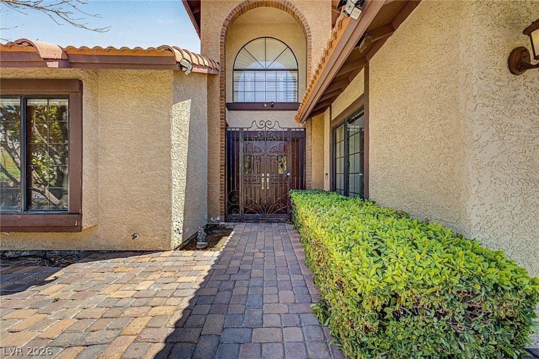 6815 Trinity Court photo 4