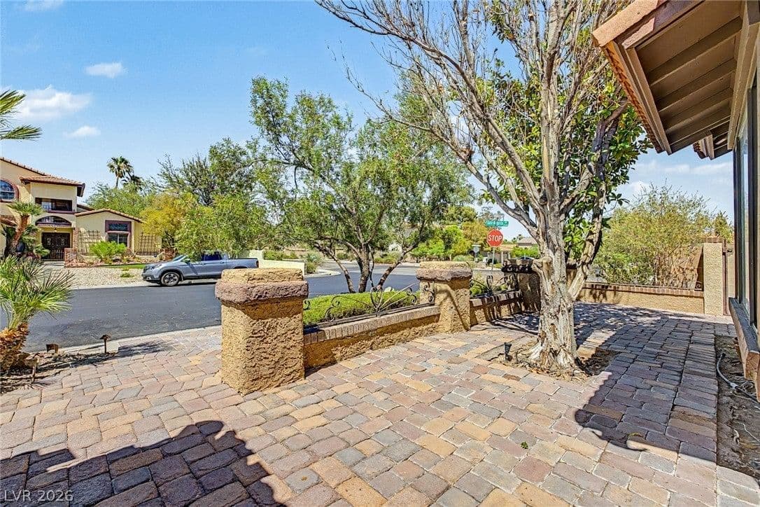 6815 Trinity Court photo 3
