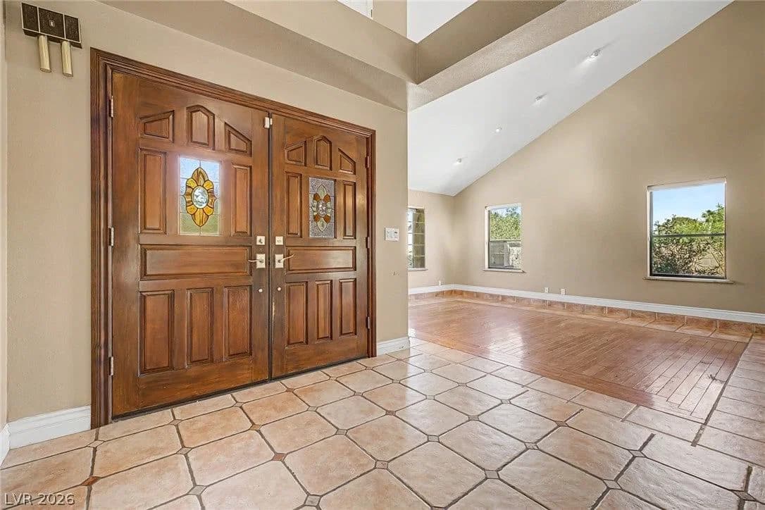 6815 Trinity Court photo 5