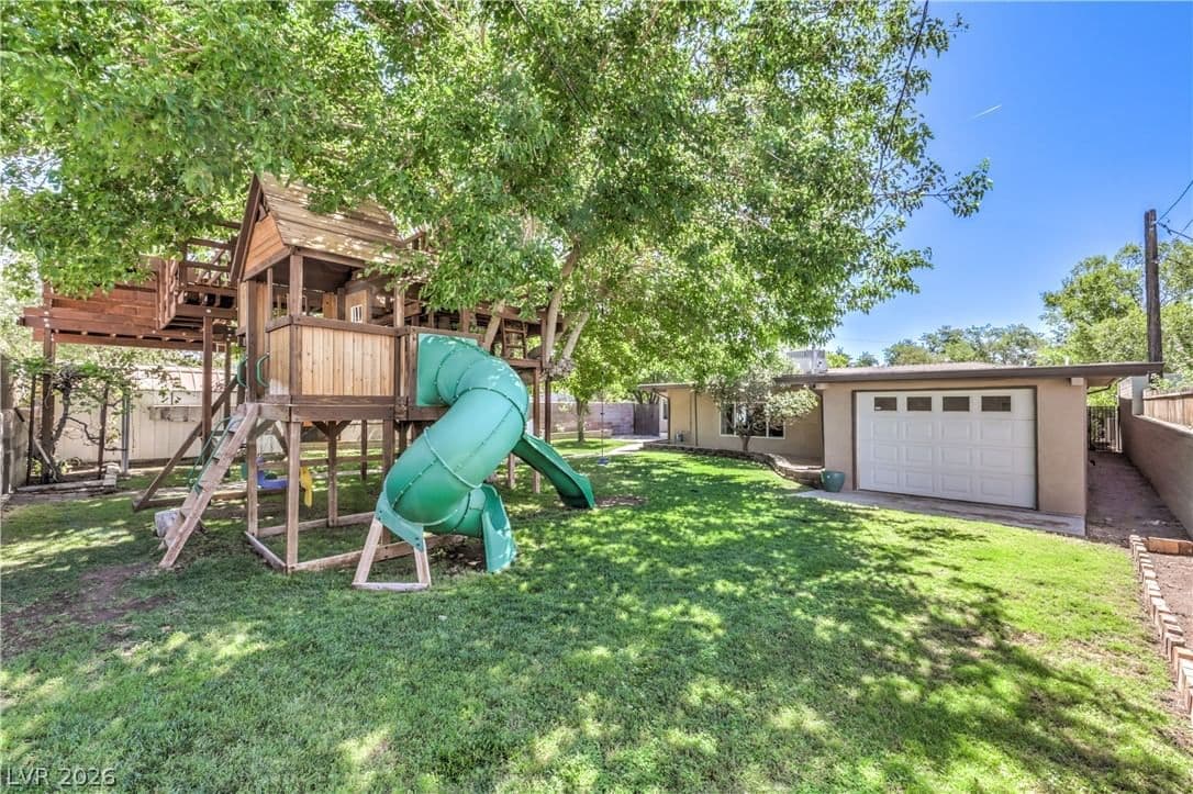 712 Aztec Place photo 2