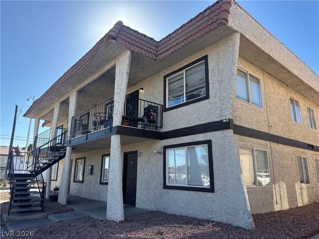 1705 Breckenwood Court photo 3
