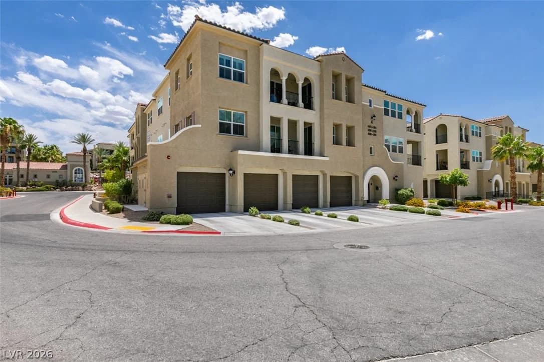 2555 Hampton Road photo 3