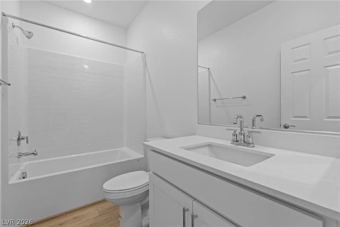 543 Hamilton Drive photo 4