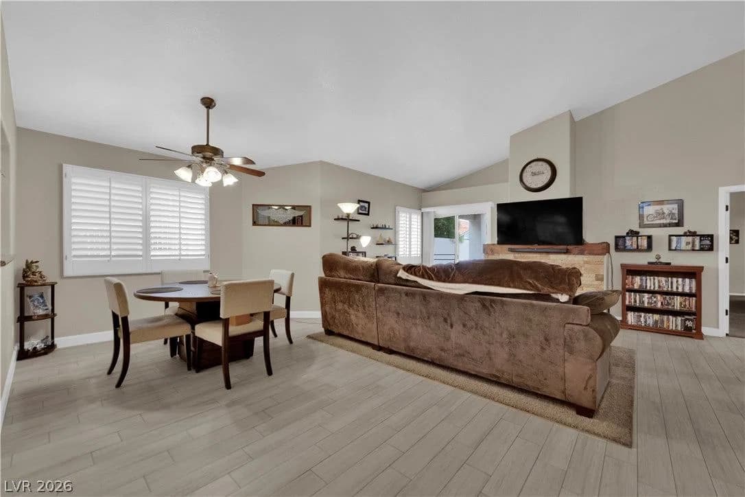 7412 Summer Crest Lane photo 2