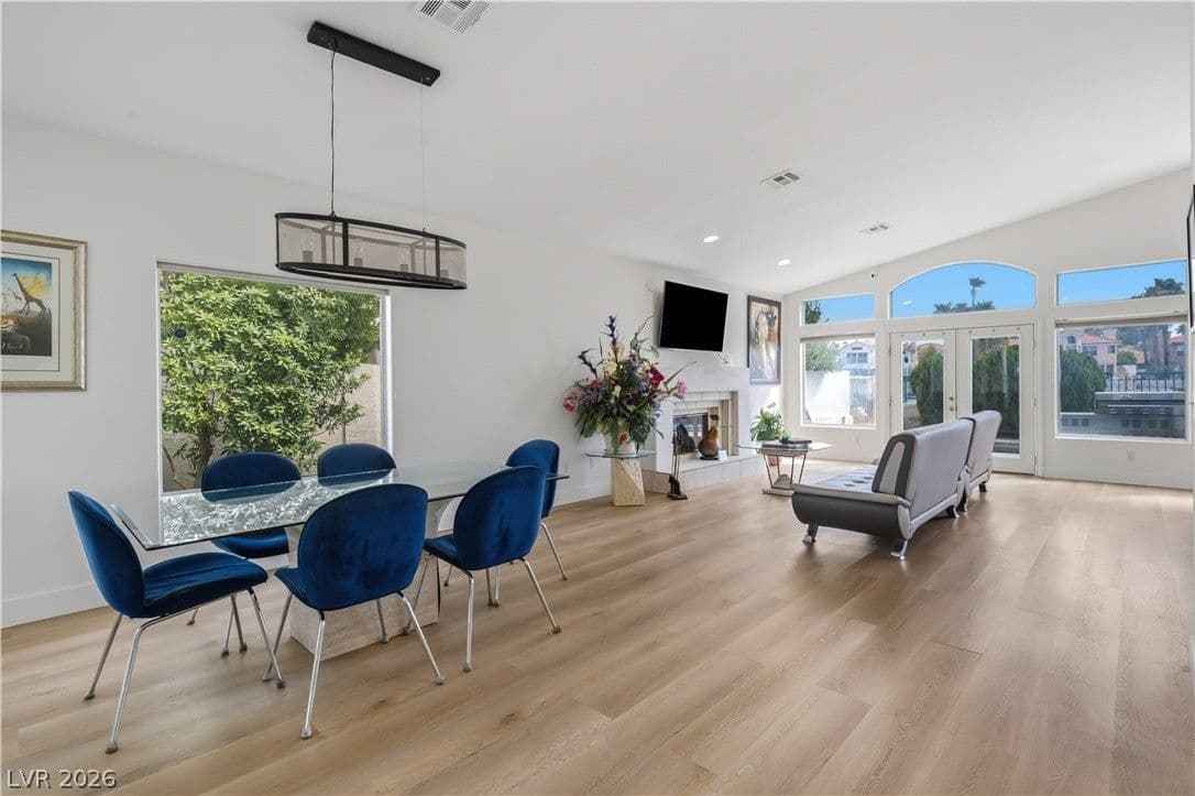 2933 Harbor Cove Drive photo 5