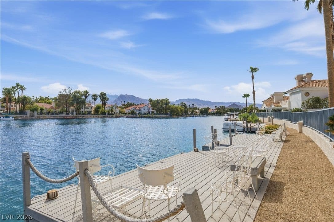 2933 Harbor Cove Drive photo 3