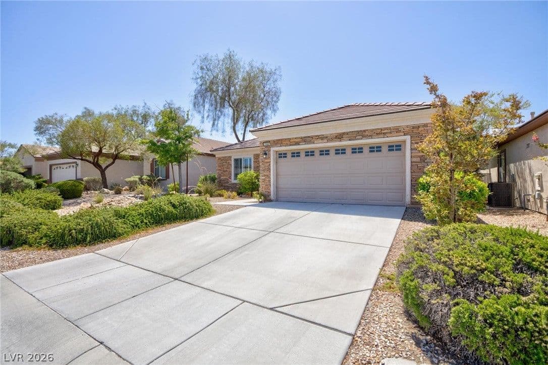 2568 Solera Sky Drive photo 3