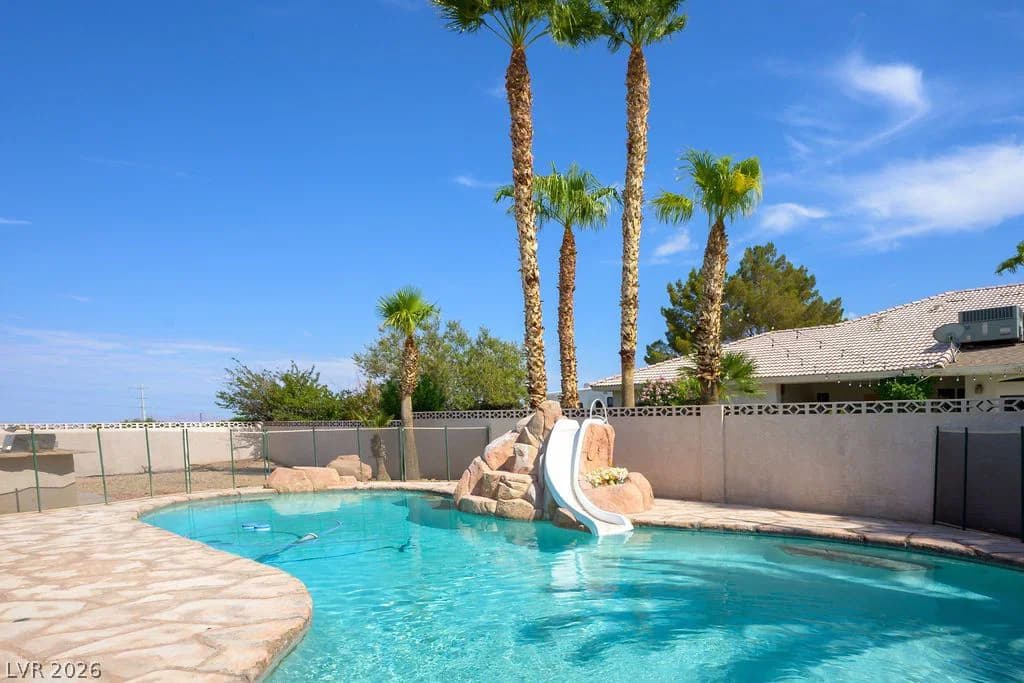 4465 Campbell Road photo 4