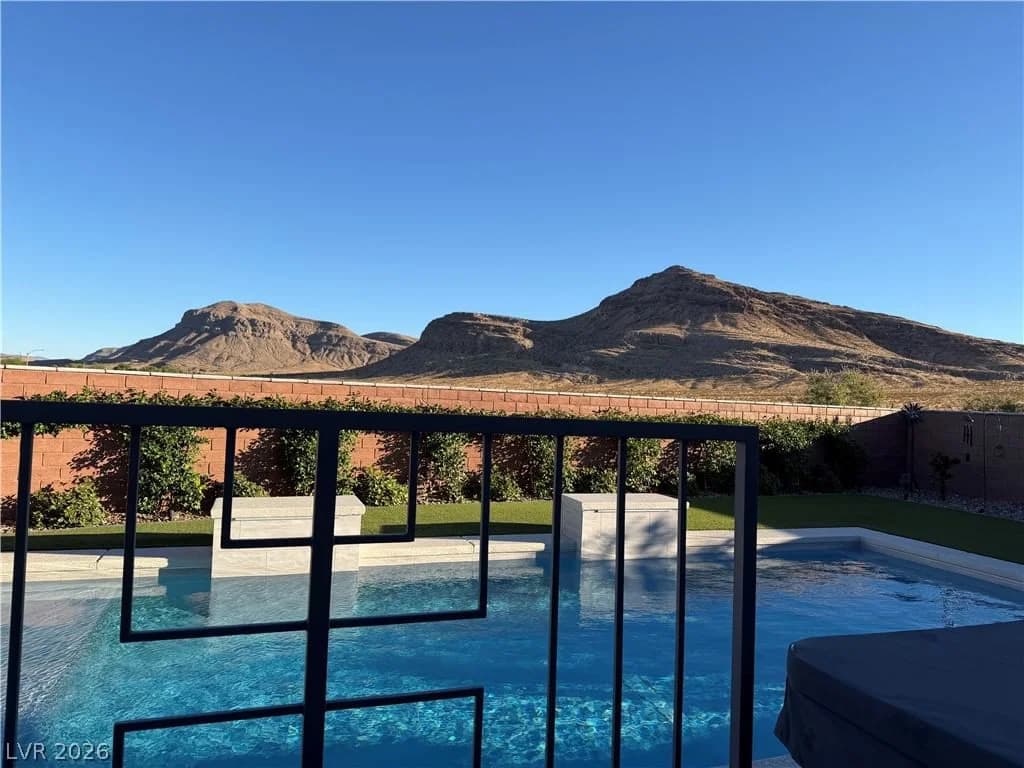 10090 Desert Azure Street photo 4