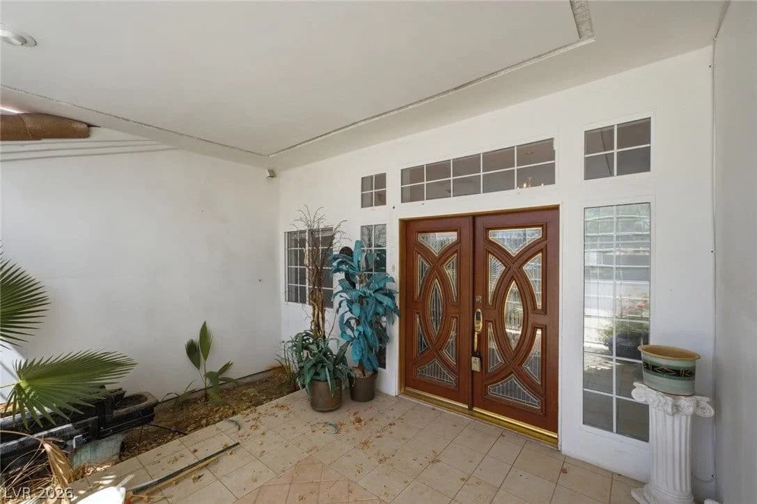 6325 Woodstock Court photo 5