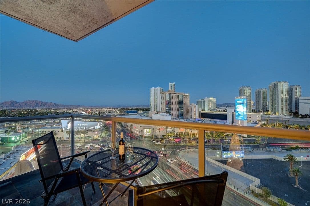 200 Sahara Avenue