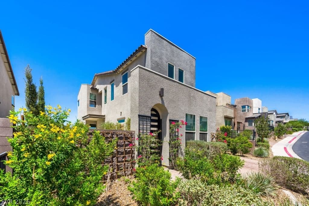 1074 Parkington Avenue photo 4