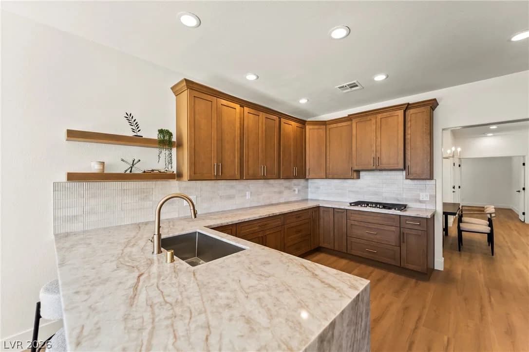 8921 Diamond Falls Drive photo 4