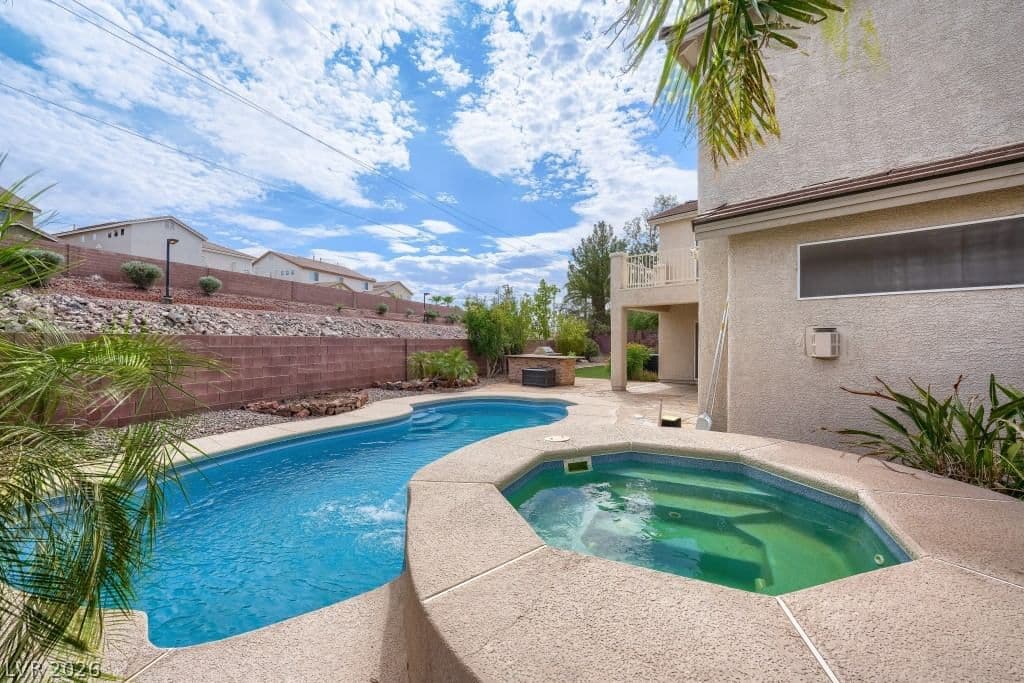 1133 Thunder Canyon Avenue photo 4