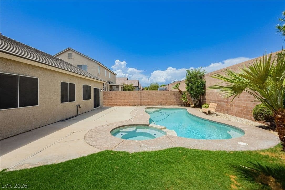 2922 Mastercraft Avenue photo 3