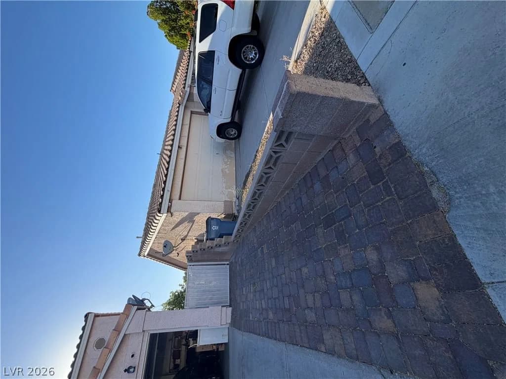 1463 Harmony Hill Drive photo 4